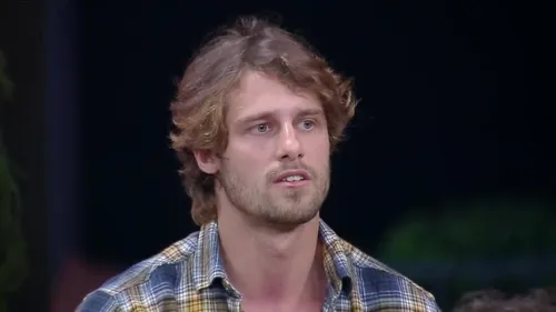 
					A Fazenda 17: Matheus é detonado após dedurar plano de peões: 'Amador'
				
				