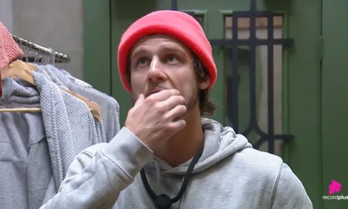 
					A Fazenda: Miss Bumbum rouba comida em missão secreta como infiltrada
				
				