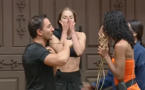 
					A Fazenda 17: Carol e Rayane brigam feio e peoa convoca Jojo Todynho
				
				