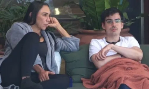 
					A Fazenda 17: Michelle faz pedido ousado a Shia e leva 'fora'
				
				