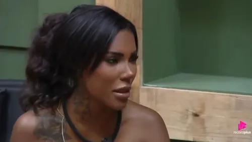 
					'A Fazenda 17': Miss Bumbum surpreende Kathy ao revelar ser infiltrada
				
				