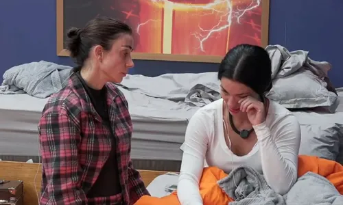 
					A Fazenda 17: Rayane chora e revela preocupação com Belo: 'Desiste'
				
				