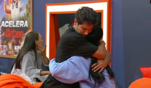 
					A Fazenda 17: Rayane e Will se declaram em despedida e web reage
				
				