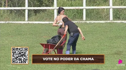 
					A Fazenda 17: Rayane revela machucados após briga com Carol; VÍDEO
				
				