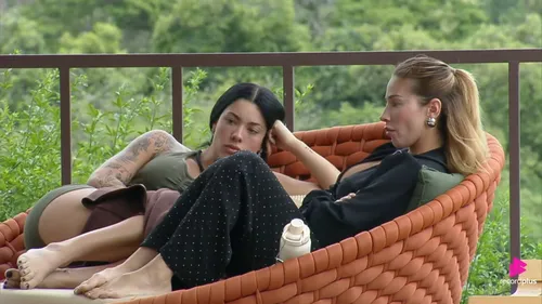 
					A Fazenda 17: Tamires sobe o tom e cobra resposta de Duda Wendling
				
				