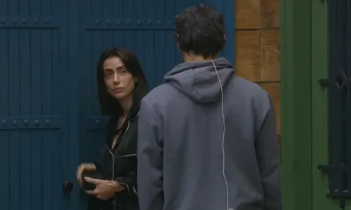 
					A Fazenda 17: Michelle revela segredo do marido para Shia; VÍDEO
				
				