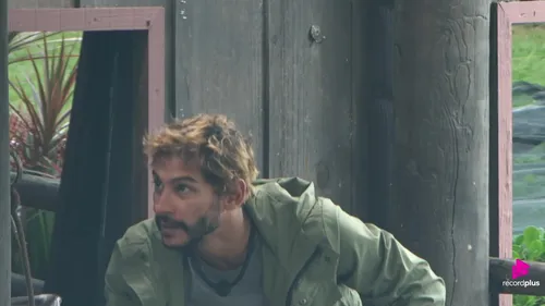 
					Enquete A Fazenda 17: Shia dá rasteira em Michelle no Super Paiol
				
				