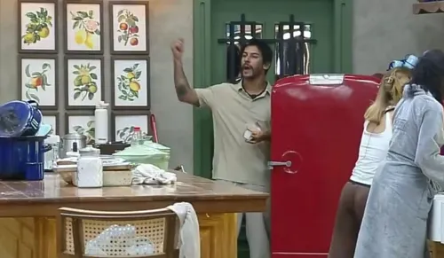 
					A Fazenda 17: Shia se vinga de Mesquita e esconde item na sede; VÍDEO
				
				