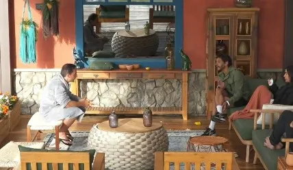 
					A Fazenda 17: Shia encurrala Mesquita e coloca Duda no fogo cruzado
				
				