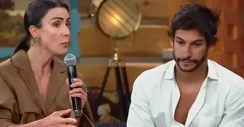 
					A Fazenda 17: Shia revira os olhos após fala de Michelle e web detona
				
				