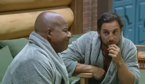 
					A Fazenda 17: Fabiano assusta Mesquita com armadilha de Duda
				
				