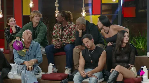 
					Enquete A Fazenda 17: Walério cresce no Super Paiol após barraco
				
				