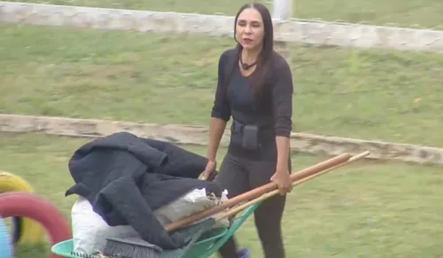   					Enquete A Fazenda: Yoná mostra força e humilha namorada de Belo  				  				
