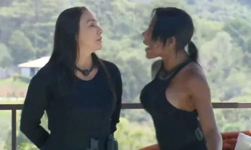 
					A Fazenda 17: Yoná faz acusação aos gritos contra Carol: ‘Tava presa'
				
				