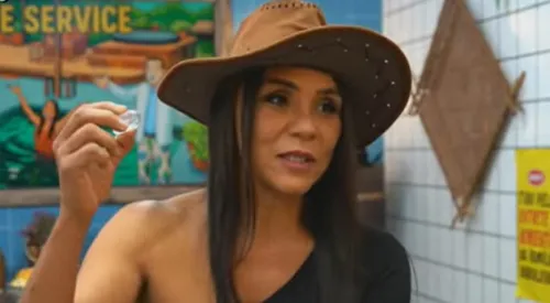 
					A Fazenda: participante cobra diretor por dívida de R$ 3 mil no Natal
				
				