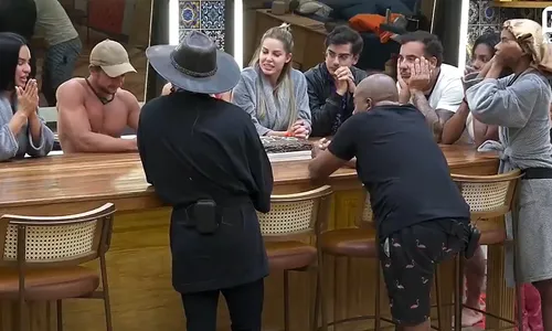 
					A Fazenda 17: peões fazem acordo inédito e enlouquecem internautas
				
				