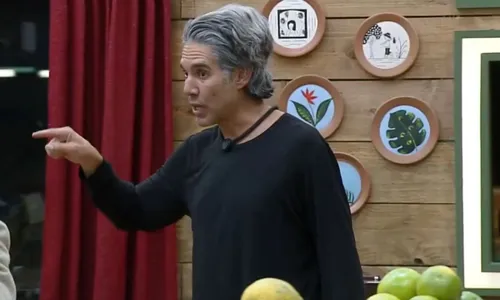 
					A Fazenda 17: web pede expulsão de Fernando após brigas: 'Violência'
				
				