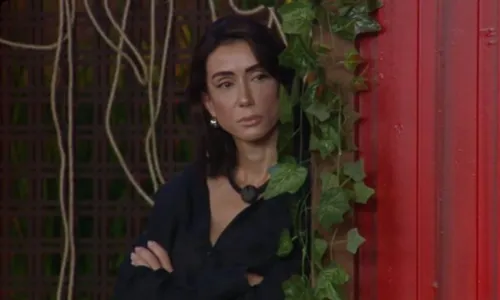   					A Fazenda 17: web resgata momento em que Michelle admite ser casada  				  				