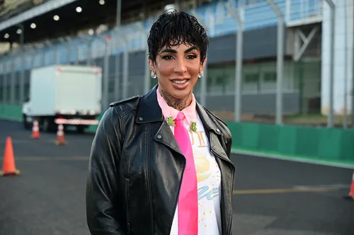 
					'A Fazenda 2025': famosa surge no The Town e ‘cancela’ ida ao reality
				
				