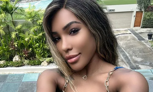 
					A Fazenda 2025: quem é Carol Lekker, campeã do miss bumbum 2022
				
				