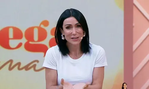 
					A Fazenda 2025: quem é Michelle Barros, ex-Globo demitida do SBT
				
				