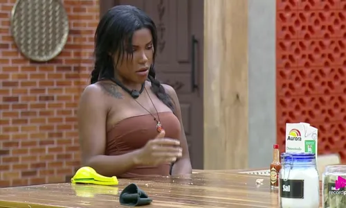 
					A Fazenda: Carol arma vingança com poder e põe Dudu e Tamires na mira
				
				