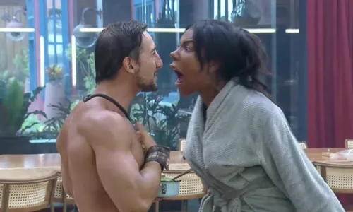 
					A Fazenda: Carol e Mesquita quase se agridem após fofoca: 'Tira a mão'
				
				