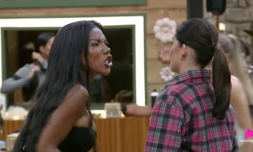 
					Record pode ser obrigada a denunciar Carol Lekker em 'A Fazenda 17'
				
				