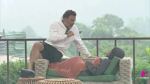 
					A Fazenda: Carol expõe Kathy e critica promessa em defesa de Mesquita
				
				