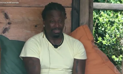 
					A Fazenda: Britto Jr. detona Carelli após áudio vazado: 'Já denunciei'
				
				