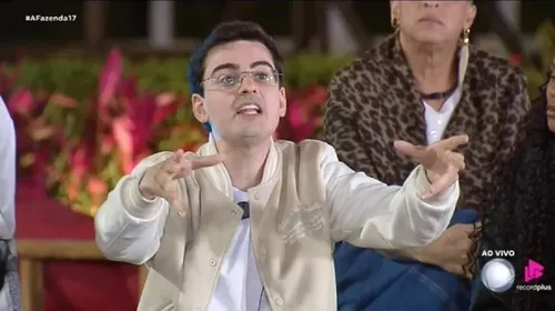 
					A Fazenda 17: Dudu causa fúria de peoa após deitar em cama sujo; VÍDEO
				
				