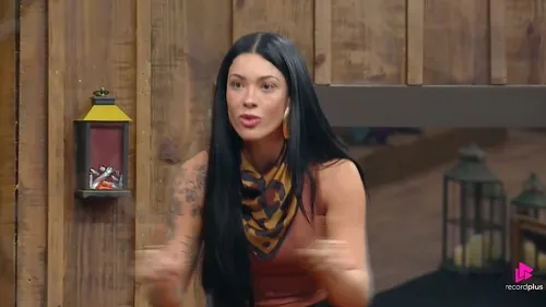 
					A Fazenda: Dudu Camargo é atacado por peões e rebate citando Galisteu
				
				