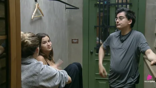 
					A Fazenda: Dudu acusa Yoná de esconder doce e promete infernizar peoa
				
				