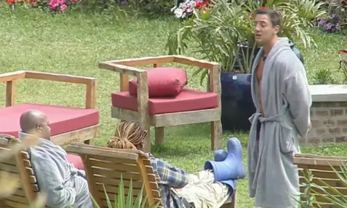 
					A Fazenda 17: Matheus e Shia provocam briga 'fake' e revoltam web
				
				