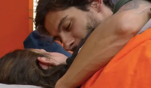 
					A Fazenda: Michelle rejeita beijo de Shia em momento íntimo: 'Um dia'
				
				