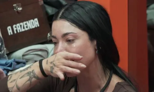 
					A Fazenda: Rayane vira piada ao chorar com Belo: ‘Gracyanne tá rindo'
				
				