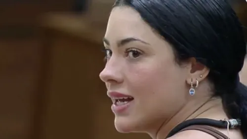 
					'A Fazenda 17': Belo se irrita com ataques a Rayane e faz desabafo
				
				