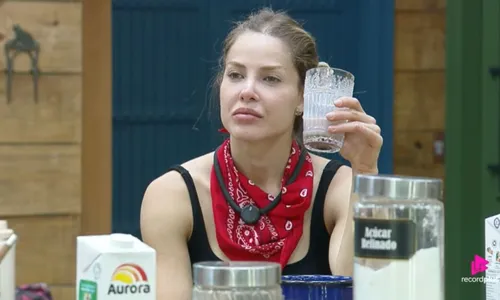 
					A Fazenda 17: peão vira piada após humilhar Dudu Camargo: 'Tombo vem'
				
				