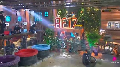 
					A Fazenda: Saory se machuca na Prova de Fogo e é atendida às pressas
				
				