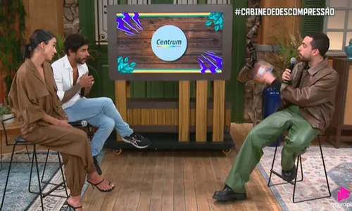 
					A Fazenda 17: Shia revira os olhos após fala de Michelle e web detona
				
				