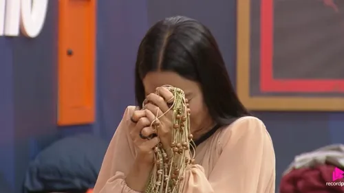 
					A Fazenda: Tamires pôs surpresa na mala de Gaby Spanic após expulsão
				
				