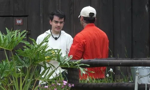 
					A Fazenda 17: Wallas bate o martelo e define indicado da 8ª Roça
				
				