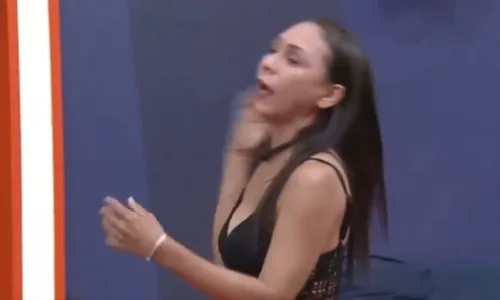 
					A Fazenda: Yoná perde a paciência e esculacha Duda: 'Ninfeta do cão'
				
				