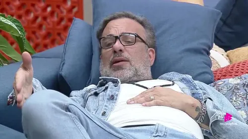 
					A Fazenda: encostado na filha, Fabiano estraga reality e precisa sair
				
				