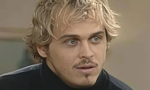 
					A Viagem: Téo choca com pedido para Lisa e Alexandre volta a atacar
				
				