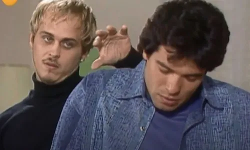 
					A Viagem: Alexandre sofre após atentado e Andrezza choca com revelação
				
				