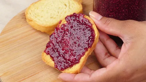 
					A receita milagrosa de geleia de suco de uva com chia que não engorda
				
				
