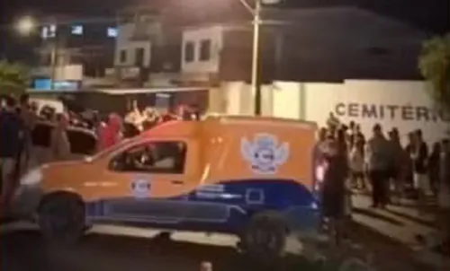 
					Acidente entre moto e carro deixa duas pessoas mortas na Bahia
				
				