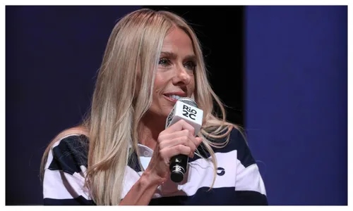 
				
					Adriane Galisteu surpreende e revela projeto com concorrente da Record
				
				