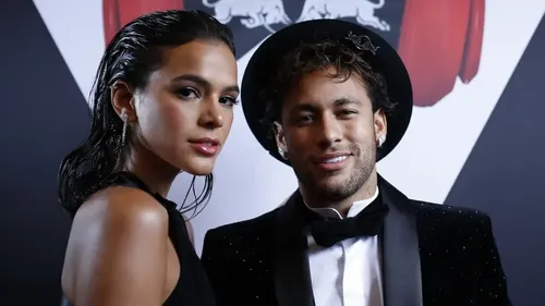 
					Além de Danilo Mesquita: relembre os amores de Bruna Marquezine
				
				